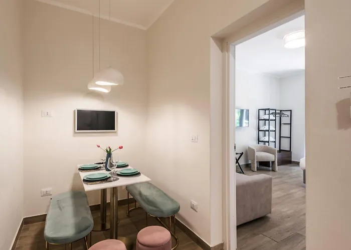 Апартаменты C3 Class Apartment, 2 Da Letto, 2 Bagni, Giardino Distante 15 Minuti A Piedi Da Fontana Di Trevi Рим
