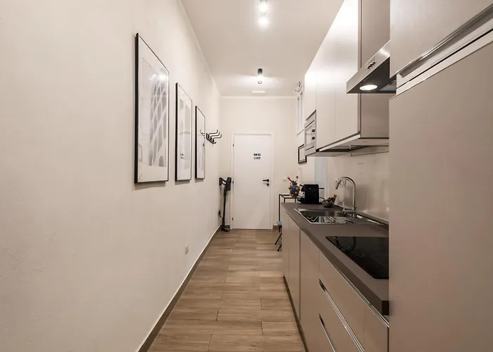 Daire C3 Class Apartment, 2 Da Letto, 2 Bagni, Giardino Distante 15 Minuti A Piedi Da Fontana Di Trevi *